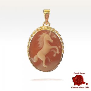 Unicorn Traditional Cameo in Gold