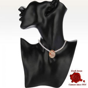 Holy Virgin Traditional Cameo Brooch in Gold 2