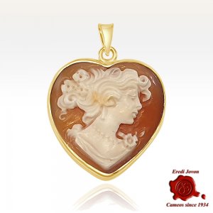Heart-Shaped Cameo Pendant In Yellow Gold With Woman’s Profile