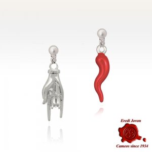 Orecchini Mano che Fa Corna e Cornetto Argento