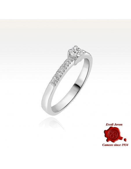 Gaia Ring in White Gold and Diamonds