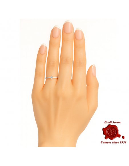Iris Ring in White Gold and Diamonds