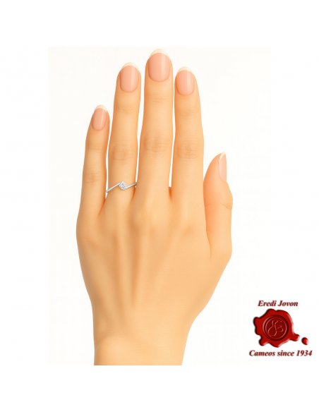 Aurora White Gold Ring with Wavy Setting