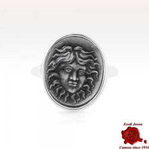 Medusa Signet Ring Silver 2