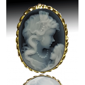 Mother with child blue cameo Gold brooch