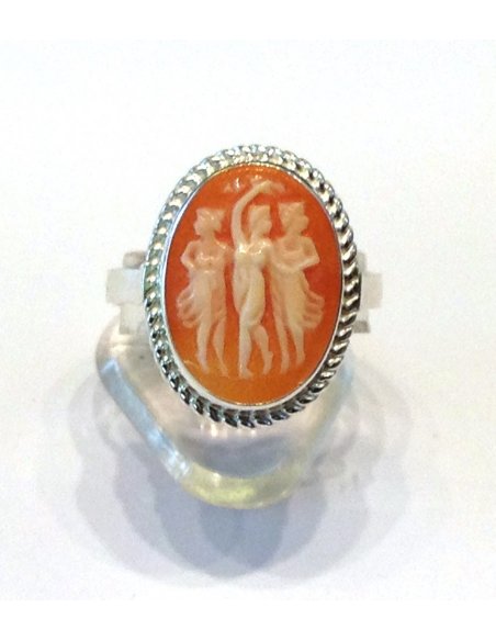 3 Graces Shell Cameo Ring
