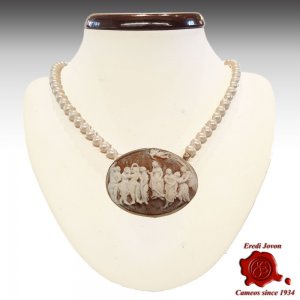 Botticelli Primavera Cameo Gold 2