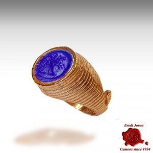 Authentic Intaglio Cameo Venetian Glass Ring