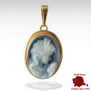 Cameo Mother with Child Set in 18 kt Gold