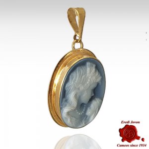 Cameo Mother with Child Set in 18 kt Gold 2