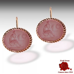 glass intaglio jewelry pendant