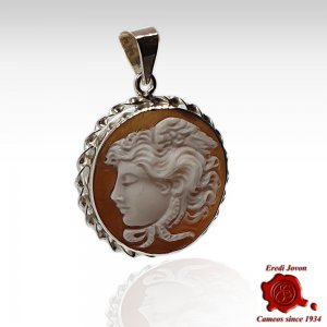 Medusa Cameo Pendant in Silver 2