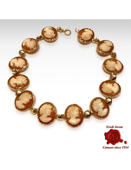 Peach Color Cameo Bracelet in Yellow Gold