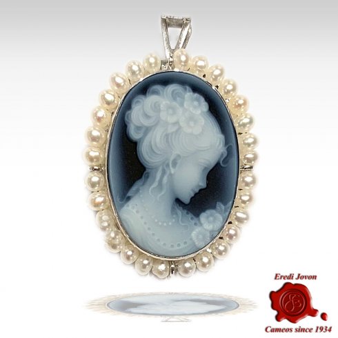 Venice Blue cameo with Pearls