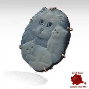 Cat Cameo Brooch Gold