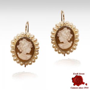 Cameo Earrings with Pearl in Silver 2