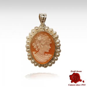 Pendant Cameo with Pearl Set in Silver 2