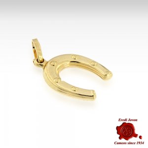 Horseshoe Lucky Charm in Gold 2
