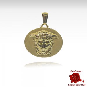 Tagliamonte Medusa Pendant in Gold 2