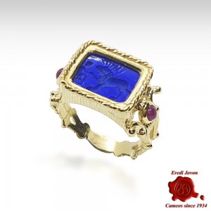 Tagliamonte Blue Intaglio Ring in Gold - Androclo 2