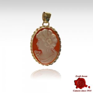 Cameo Venus Necklace Yellow Gold