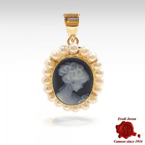 Blue Cameo Gold Pendant with Pearls
