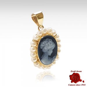 Blue Cameo Gold Pendant with Pearls 2