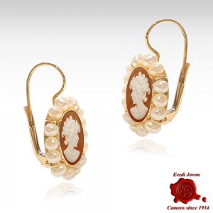 Traditional Gold Cameo Earrings with Pearls 2