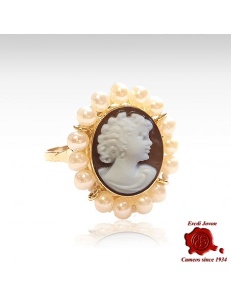 Black Cameo Gold Ring with Pearls