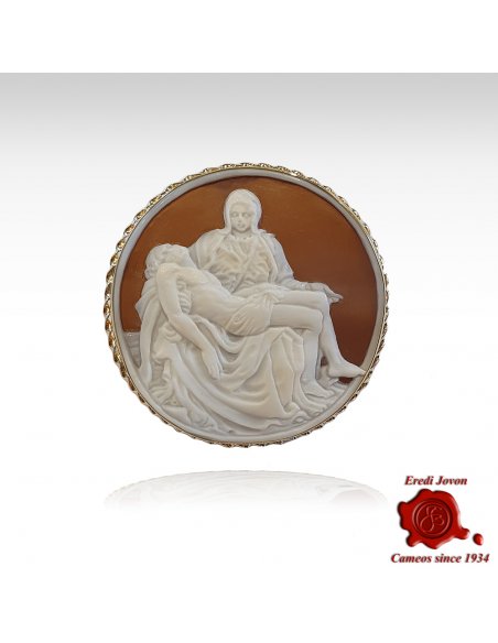 Pietà Michelangelo Hand Carved Cameo in Gold Pietà Michelangelo Hand Carved Cameo in Gold