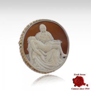 Pietà Michelangelo Hand Carved Cameo in Gold 2