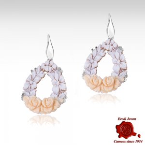 Unusual Flower Cameo...