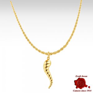 18k Gold Italian Horn Charm Worked 2