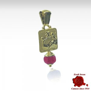 Gold Intaglio Cameo Pendant with Ruby 2